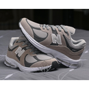 PROMOÇÃO Tênis New Balance 2002 + 01 Brinde Kit de 06 Pares de Meias LUPO