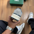 TÊNIS LACOSTE TENNIS 1933 BEGE CINZA – LINHA PREMIUM