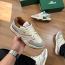 TÊNIS LACOSTE TENNIS 1933 BEGE MARROM– LINHA PREMIUM