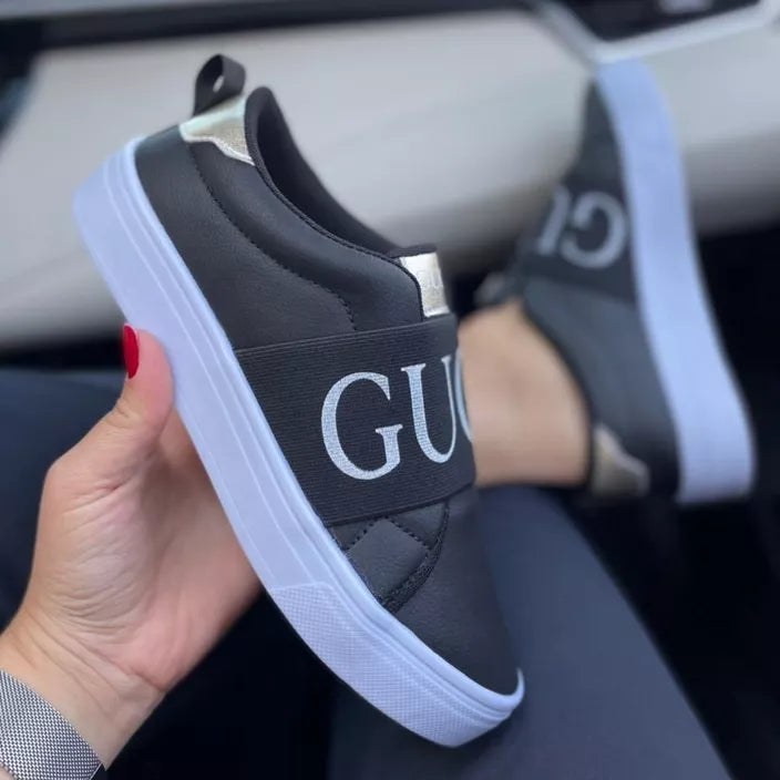 Gucci casual sneakers, top product, promotional price.