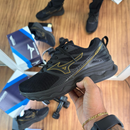 Tênis Mizuno Space 3 – Unissex Preto-Dourado