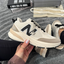 Tênis New Balance 990 – Primeira Linha Bege-Preto