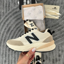 Tênis New Balance 990 – Primeira Linha Bege-Preto