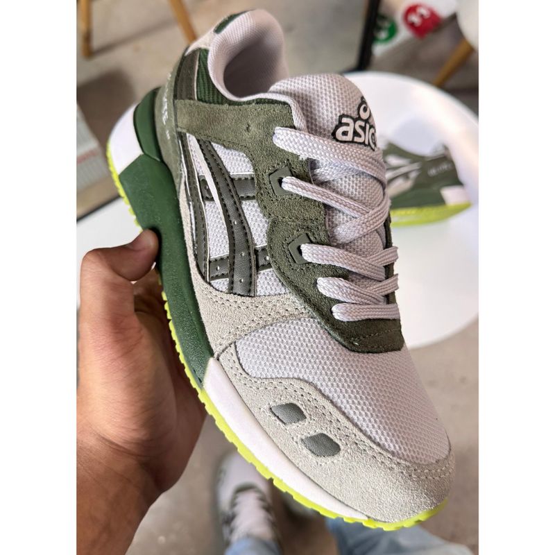 Cheap men's gym and walking sneakers gel lyte launch