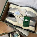 TÊNIS LACOSTE TENNIS 1933 BEGE CINZA – LINHA PREMIUM