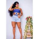 Short 4 botões e bolso na frente, na cor clara, azul médio e escuro.