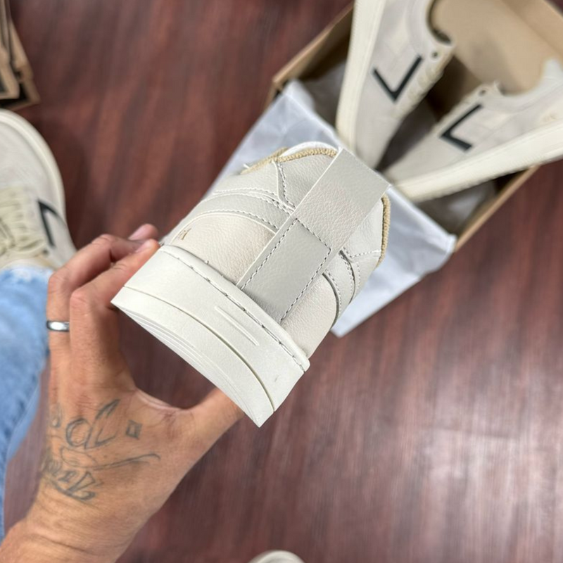 Tênis Reserva Bege Sintético Casual – Sofisticação e Conforto