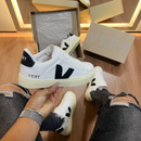 Tênis Feminino Vert Cadarço – Branco/Preto