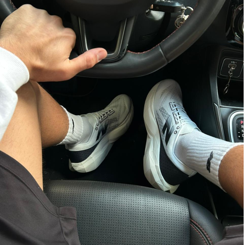 TÊNIS NEW BALANCE FUELCELL SC ELITE V4 – LINHA PRIME