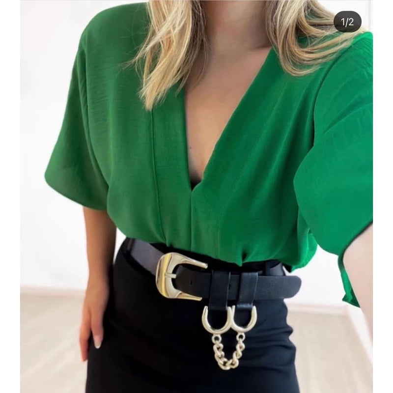 Women's blouse with solid batwing sleeves, good quality dune fabric. (Code 11)