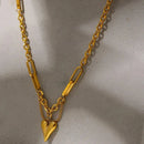 Colar Luxo Detalhado com Pingente de Coração