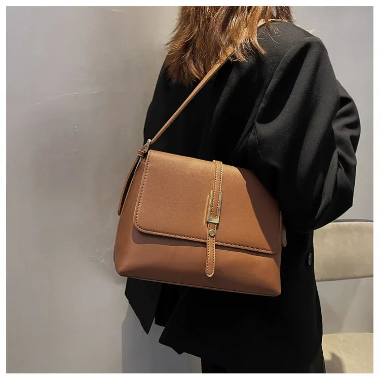 Bolsa Envelope Couro Luna