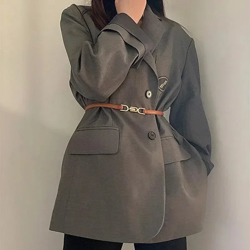 Cinto Ajustável com Fivela de Metal Dourada