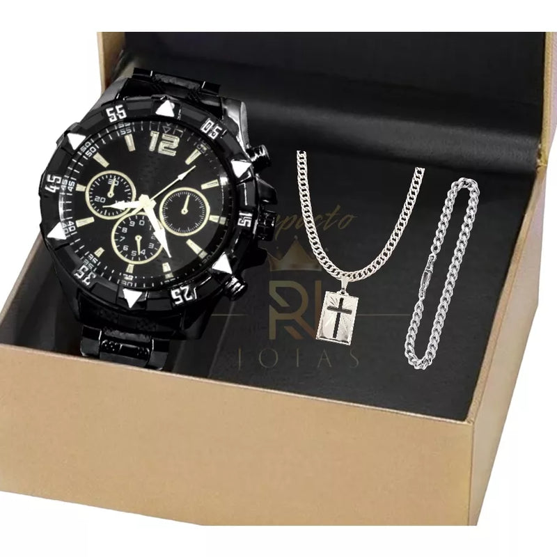 Conjunto masculino de relógio, corrente e pulseira com pingente de cruz.