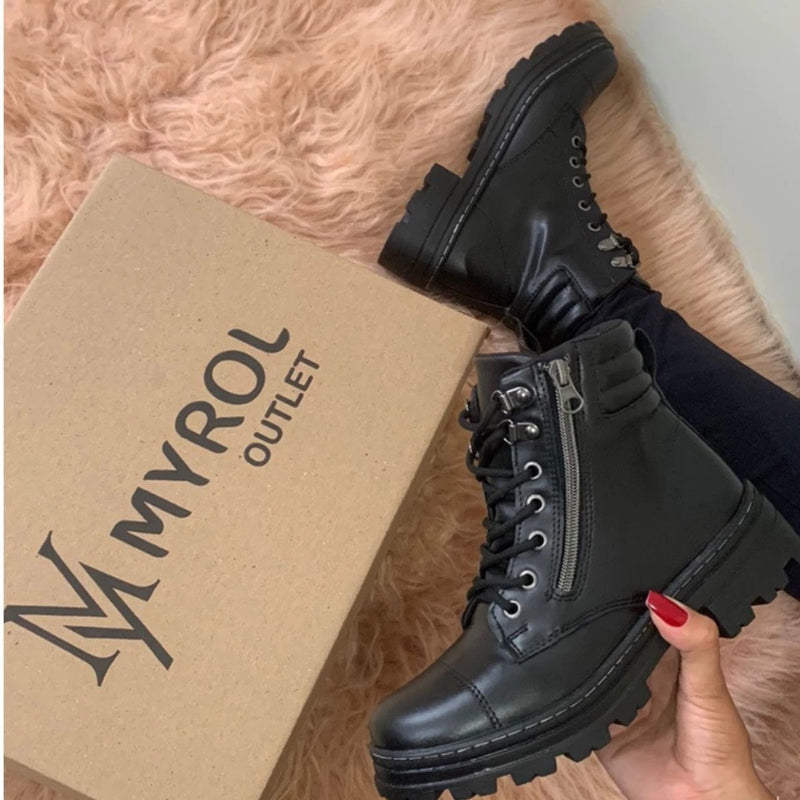 Women's Tractored Boots with Zipper Short Top